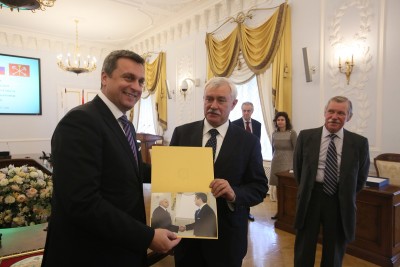 Ženy aj muži zápolili s kosou na vlkolínskych lúkach