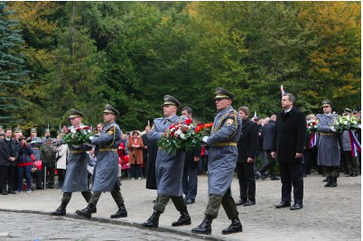 A. Danko - Vzdanie úcty padlým na Dukle