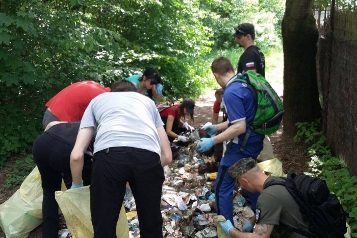 Mládež SNS: Čistenie brehu rieky Kysuca