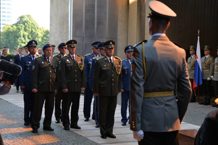 SNS si pripomenula v Banskej Bystrici 73. výročie Slovenského národného povstania