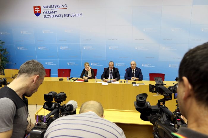 SNS: Podpora domáceho obranného priemyslu, nové pracovné miesta