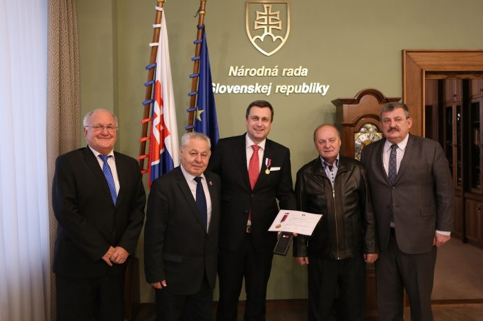Predseda NR SR a SNS Andrej Danko bol ocenený Zväzom protifašistických bojovníkov