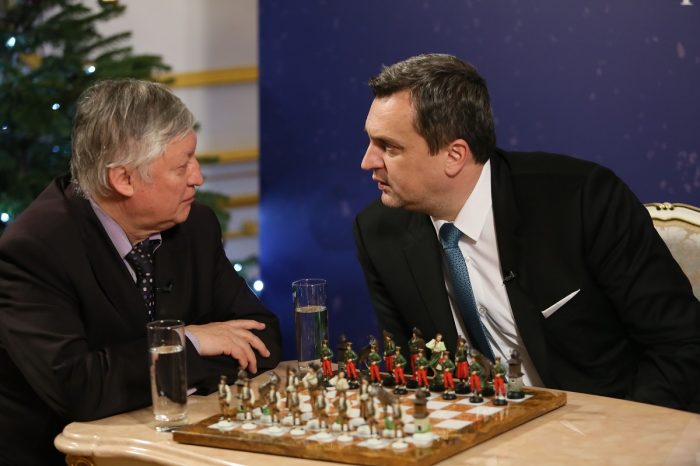 A. Danko a A. Karpov - O šachu a politike