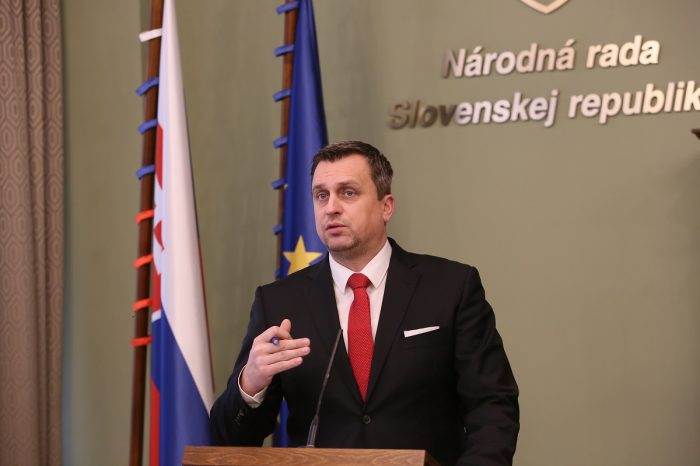 Predseda Národnej rady SR a SNS Andrej Danko  je proti zvyšovaniu platov poslancov