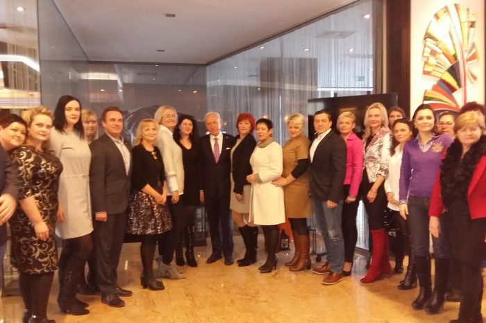 Predsedníctvo Maríny - Klubu žien Slovenskej národnej strany.