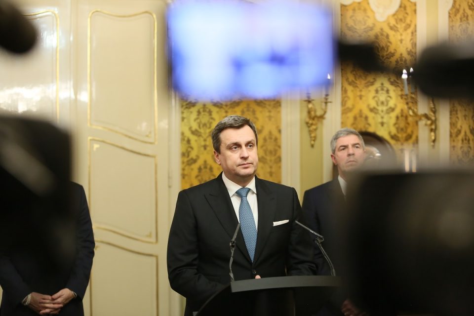 A. Danko - Vyjadrenie po koaličnej rade ku vysokoškolským internátom a zelenej nafte