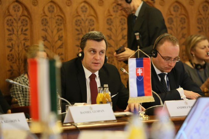 Predseda NR SR A. Danko pri príležitosti stretnutia predsedov parlamentov štátov Vyšehradskej skupiny v Budapešti hovoril aj o posilňovaní úlohy národných parlamentov v rámci EÚ