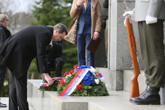 Predseda NR SR Andrej Danko si na Slavíne pripomenul 73. výročie oslobodenia Bratislavy