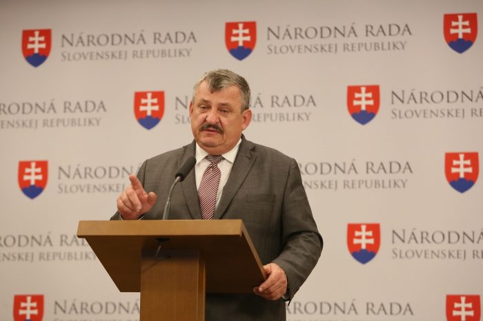 A. Hrnko: Reakcia na klamstvá poslanca Krajniaka.