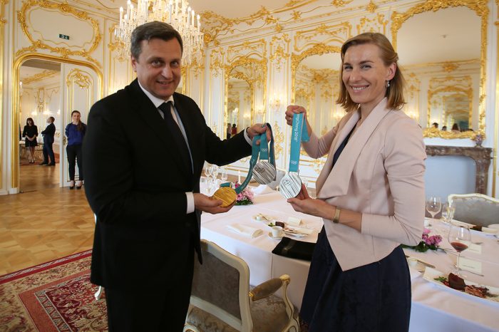 Predseda parlamentu A. Danko vyjadril obdiv a úctu úspechom biatlonistky A. Kuzminovej na spoločnom slávnostnom obede