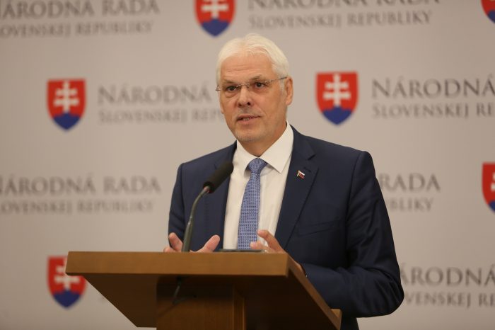 K. Farkašovský - O komunikácii