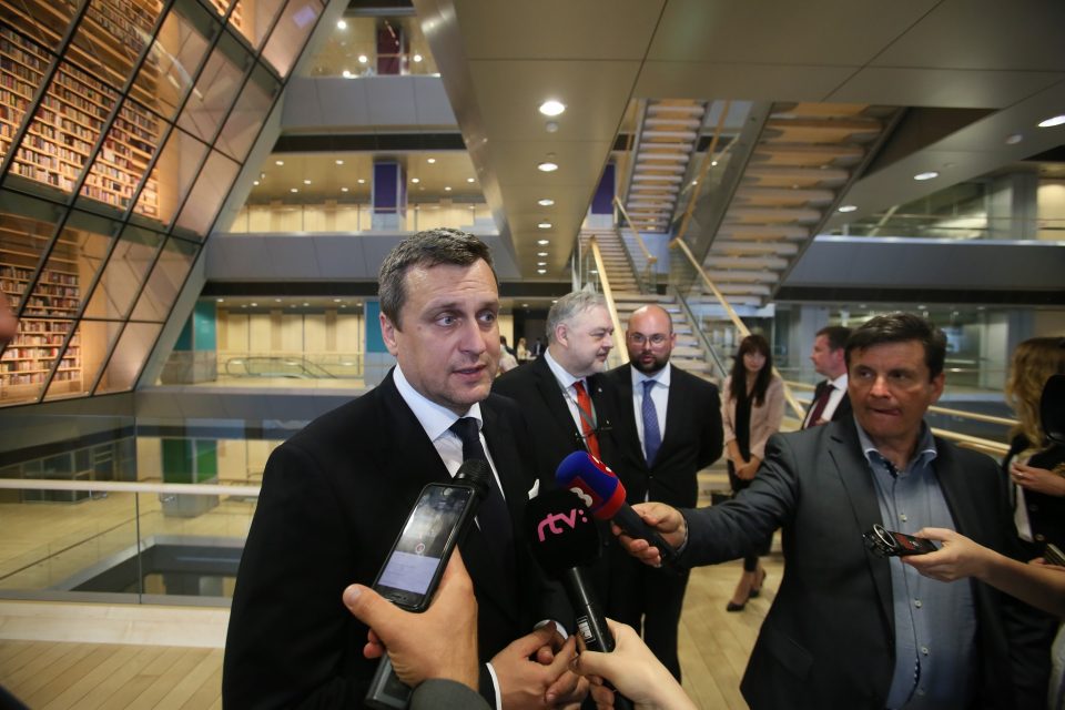 A. Danko - Do Lotyšskej národnej knižnice bola odovzdaná edícia rozprávok od Dobšinského