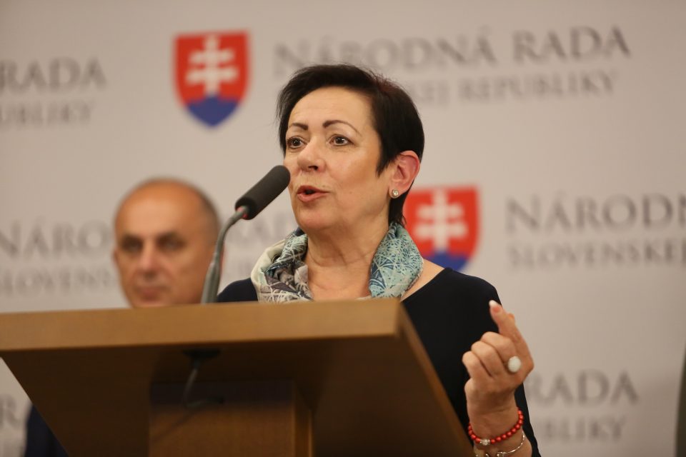 M. Kuciaňová - O sociálnych témach