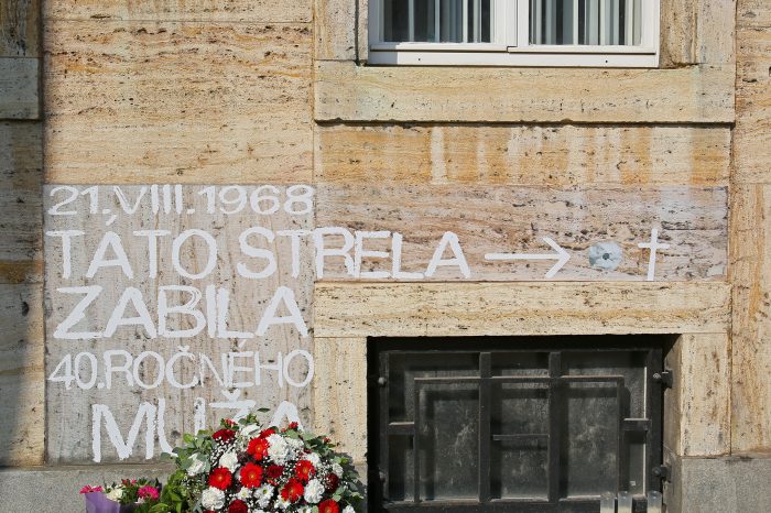 A. Danko - Uctenie si obetí augusta 1968