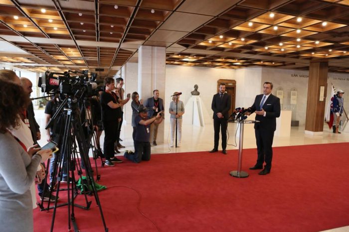 Andrej Danko: Slovenskí hokejisti nemôžu hrať v paškviloch. Musíme si chrániť naše štátne symboly.