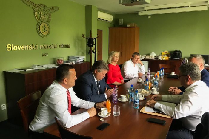 Zasadnutie sociálneho kabinetu a rady primátorov a starostov za SNS na pôde NR SR