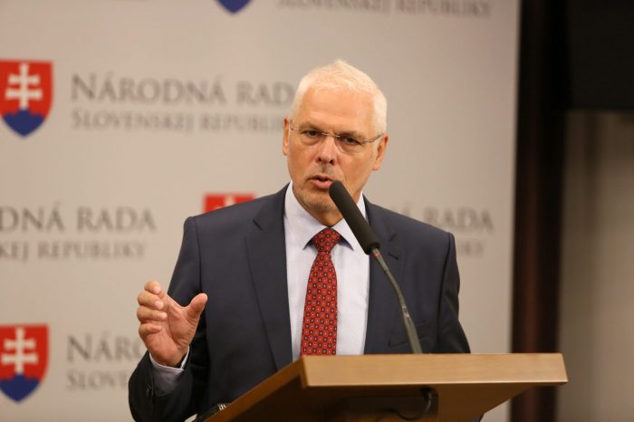 A. Farkašovský - O zrušení koncesií pre seniorov