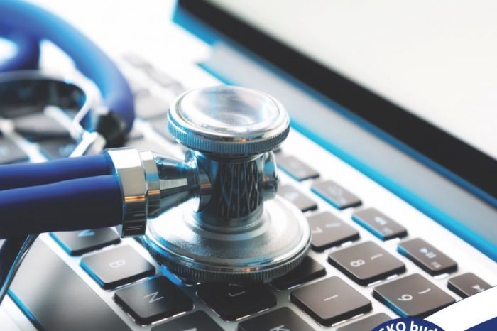 Vláda delí ľudí na očkovaných a neočkovaných, namiesto zdravých a chorých