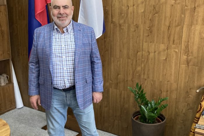 Začíname chápať, prečo došli tri ústavné piliere moci, prezidentka, NR SR a vláda k zhode, že skrachovaná vláda po druhej demisii doslúži až do septembra tohto roku.