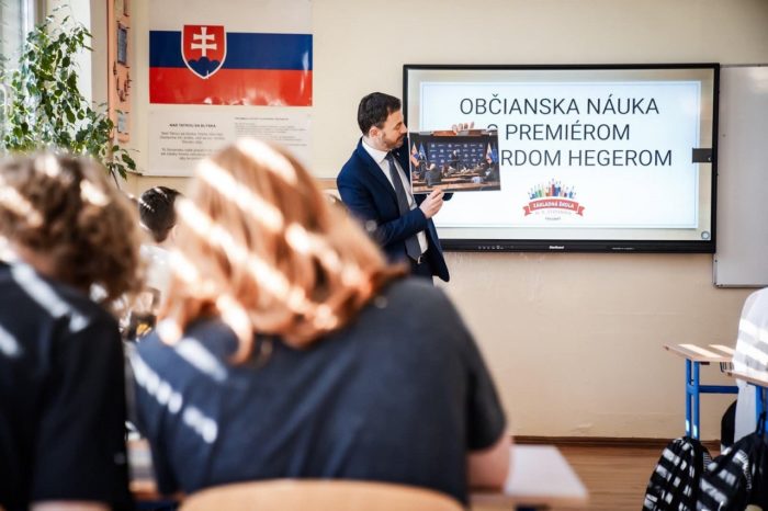 Školy musia byť pre politikov - NO GO zóny.