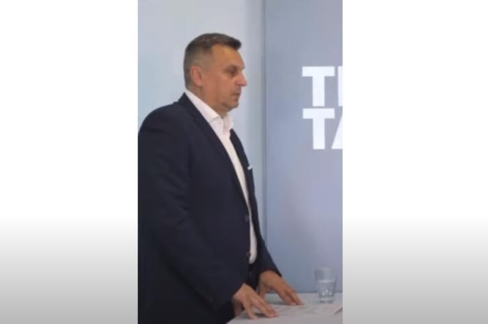 Roztrasený herec v divadle si dovolí meniť texty