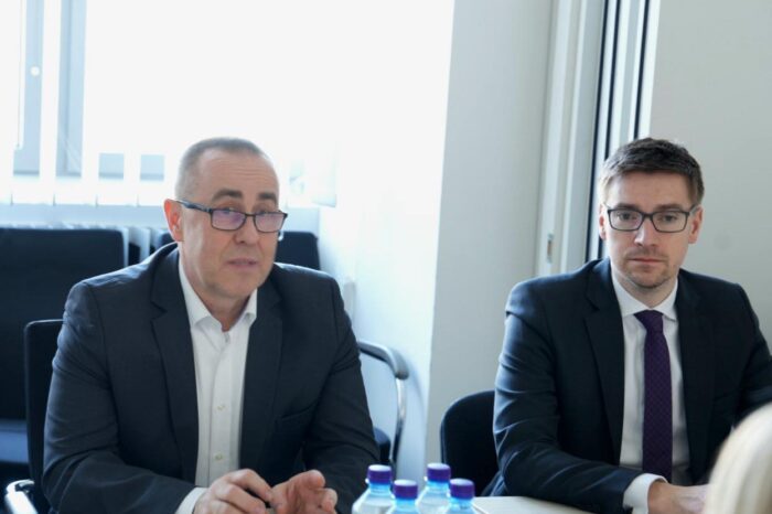 PODPORA PRÁCE SOCIÁLNYCH PRACOVNÍKOV: ETICKÝ KÓDEX A VÝZVY LEGISLATÍVY