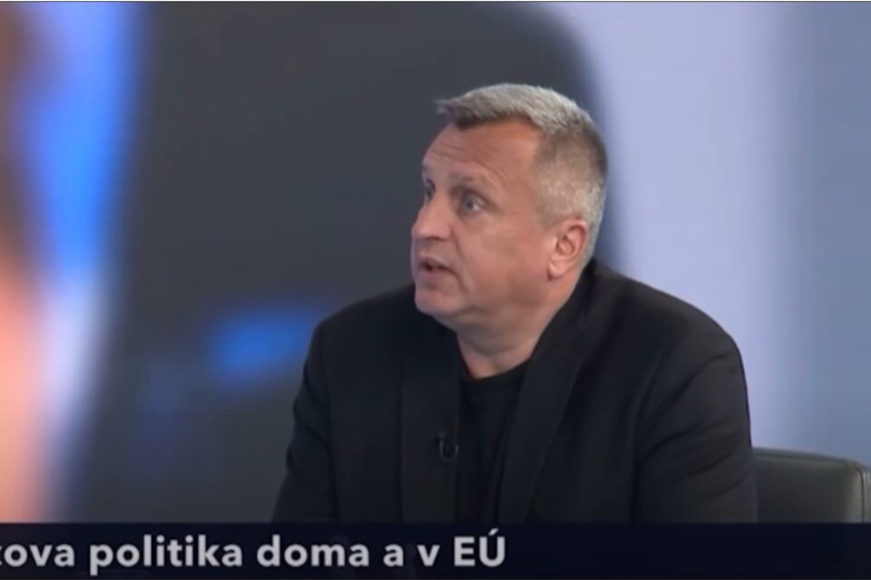 Pre nafúkaných liberálov je konflikt nutné zlo, tak rozkladajú štáty.
