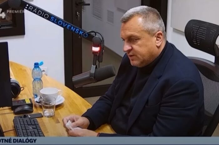 Pán Dubéci sa vrtel na stoličke, keď počúval pravdu o Zelenskom a Čaputovej