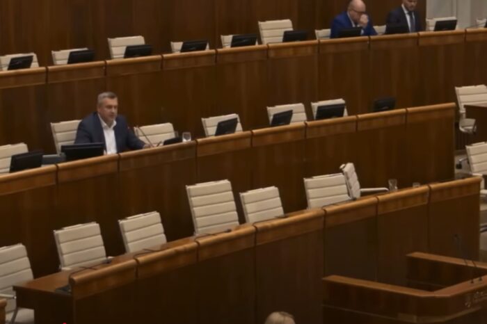 Arogantné provokácie PS pokračujú