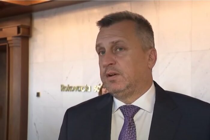 Brusel začína chápať, že zakázaním používania spaľovacích motorov nás dáva do područia veľmocí.