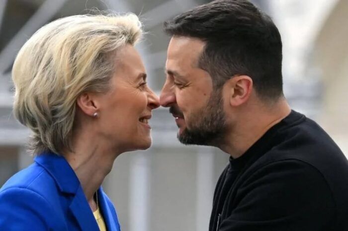 Ukrajine tečie do topánok. Začína splašene paberkovať...